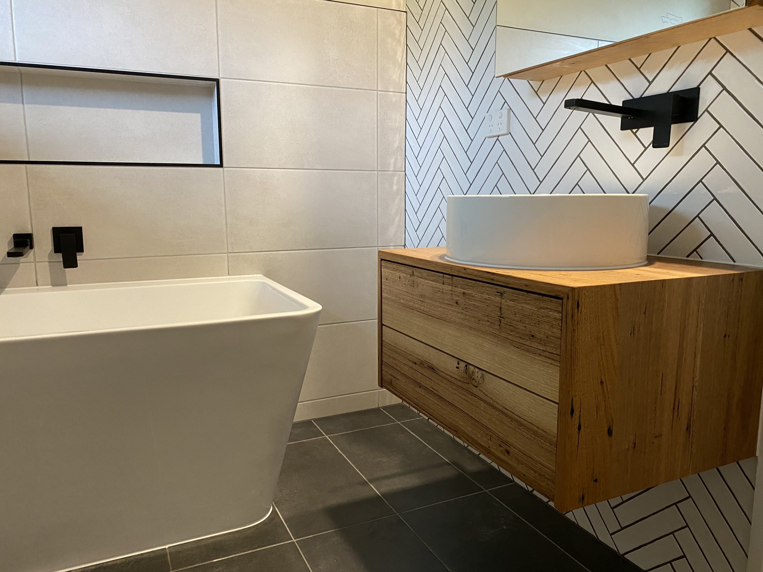 10 Small Bathroom Renovation Ideas That Actually Work